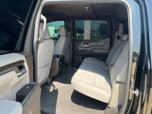 Used 2025 Chevrolet Silverado 1500 LT Trail Boss w/ Convenience Package II AWD/4WD image 12