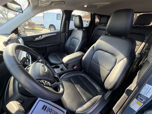 Used 2023 Ford Escape Platinum image 19