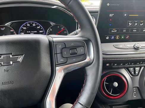 Used 2025 Chevrolet Blazer RS FWD image 12