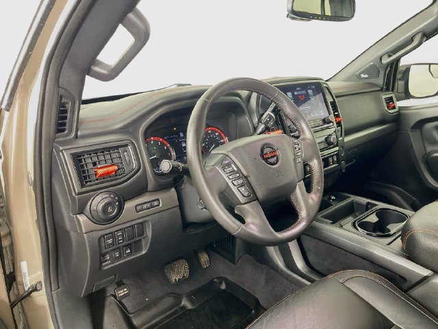 Used 2022 Nissan Titan PRO-4X w/ Pro-4x Convenience Package AWD/4WD image 10