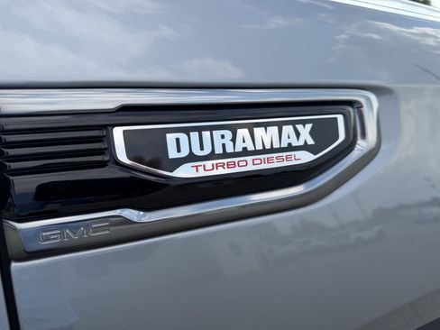 Used 2025 GMC Sierra 1500 AT4 w/ AT4 Premium Package AWD/4WD image 9
