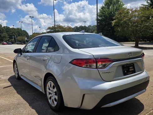 Used 2021 Toyota Corolla LE FWD image 5