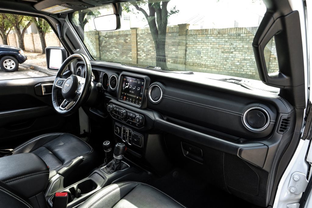 Used 2020 Jeep Wrangler Unlimited Sahara AWD/4WD image 24