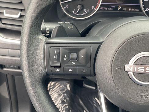 Used 2024 Nissan Rogue SV image 26