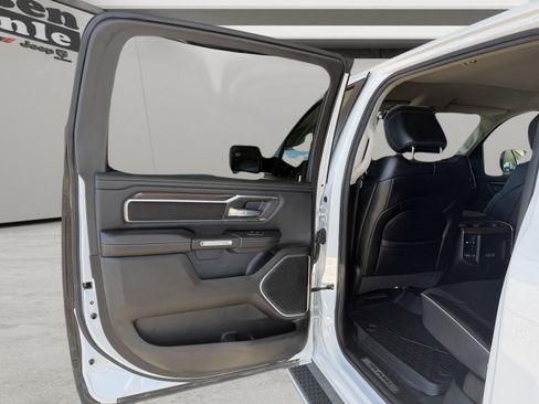 Used 2022 RAM 1500 Laramie AWD/4WD image 6