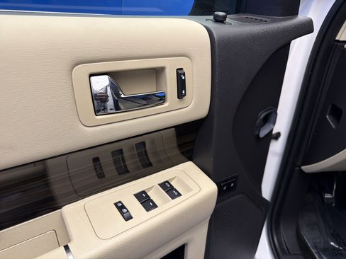 Used 2018 Ford Flex SEL w/ Equipment Group 202A FWD image 11