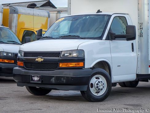 Used 2024 Chevrolet Express 3500 w/ Power Convenience Package RWD image 3