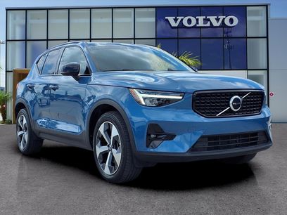 Used 2023 Volvo XC40 B5 Plus