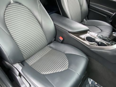 Certified 2022 Toyota Camry SE image 11
