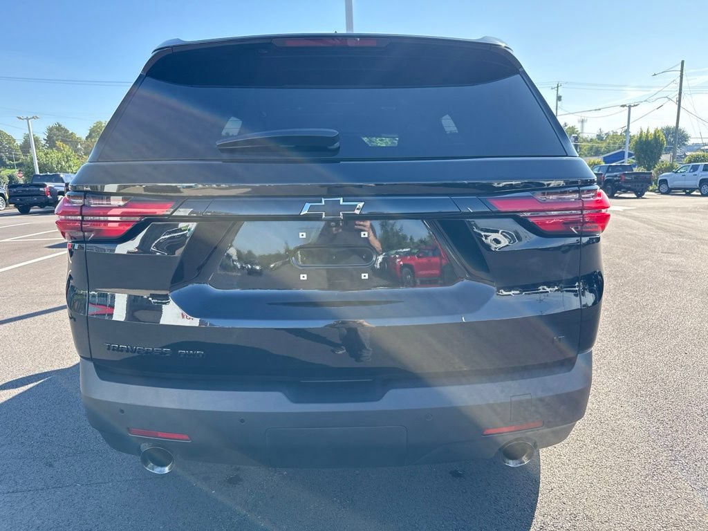 Used 2023 Chevrolet Traverse LT w/ Midnight/Sport Edition AWD/4WD image 3