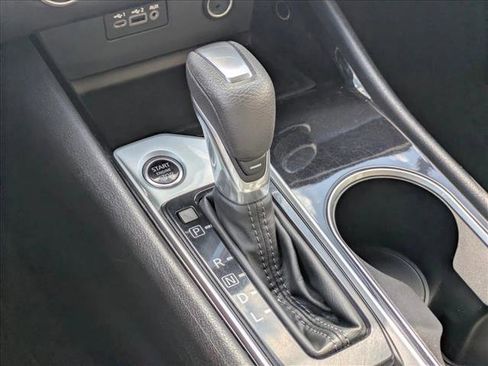 Used 2024 Nissan Altima 2.5 SV image 16