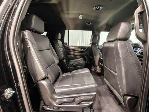 Used 2022 Chevrolet Suburban LT w/ Luxury Package AWD/4WD image 27