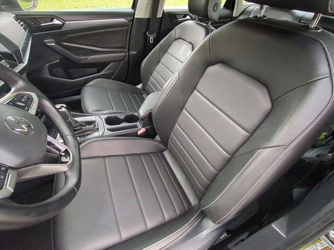 Used 2024 Volkswagen Jetta SE FWD image 27