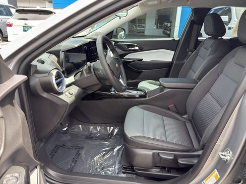 New 2026 Chevrolet Trax LT w/ Driver Confidence Package FWD image 10