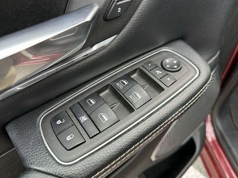 Used 2024 RAM 1500 Laramie image 9