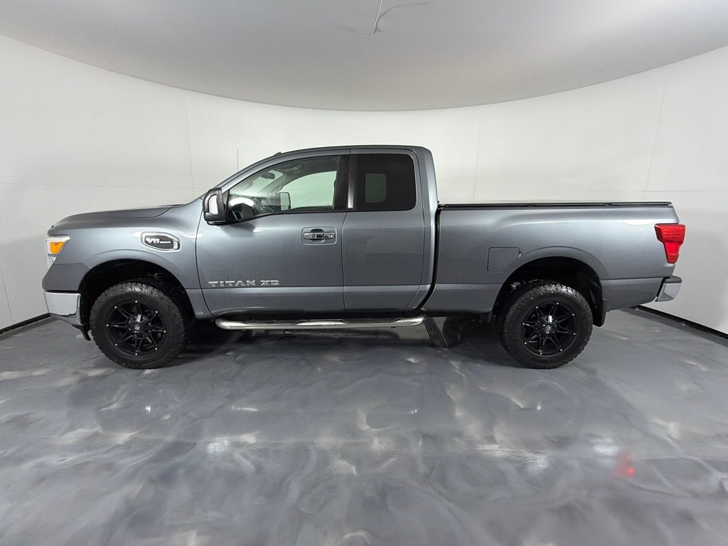 Used 2017 Nissan Titan SV AWD/4WD image 6