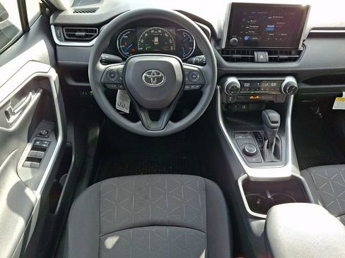 Used 2025 Toyota RAV4 XLE image 11