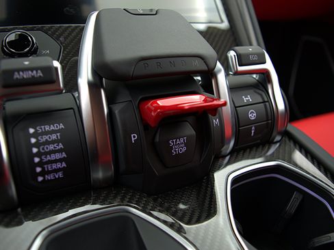 Used 2022 Lamborghini Urus AWD/4WD image 45