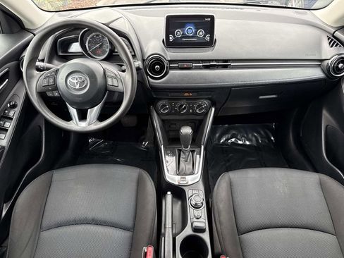 Used 2018 Toyota Yaris iA image 17