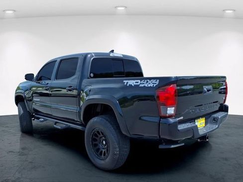 Used 2018 Toyota Tacoma TRD Sport AWD/4WD image 13