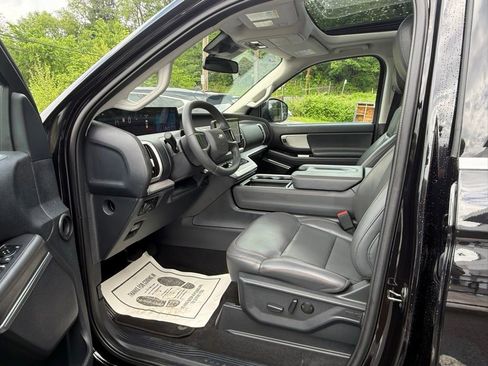 Used 2025 Ford Expedition Active AWD/4WD image 12