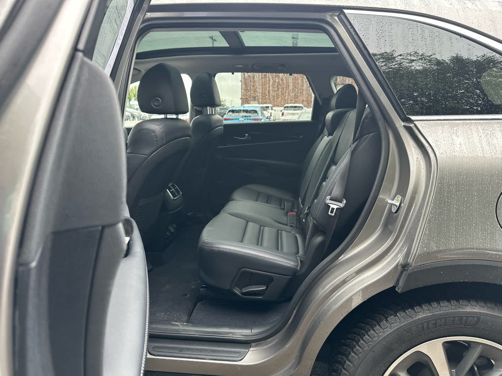 Used 2019 Kia Sorento EX w/ EX Touring Package AWD/4WD image 6