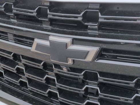 Used 2023 Chevrolet Suburban Z71 w/ Off-Road Capability Package AWD/4WD image 32