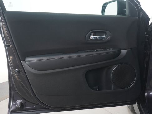 Used 2016 Honda HR-V LX image 19