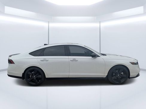Used 2024 Honda Accord Sport image 2