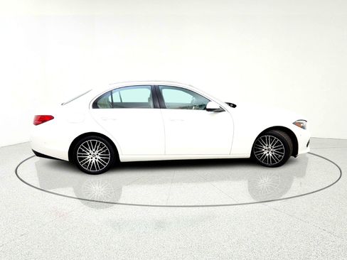 Used 2025 Mercedes-Benz C 300 Sedan image 9