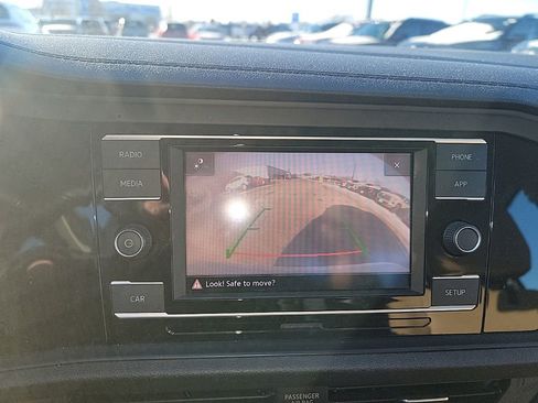 Used 2019 Volkswagen Jetta SE w/ Cold Weather Package image 22