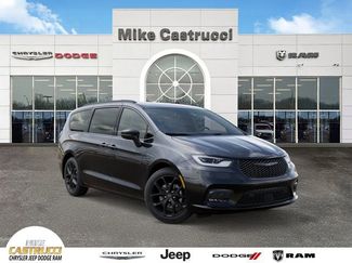 New 2026 Chrysler Pacifica Select video 1