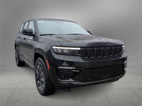 New 2025 Jeep Grand Cherokee Summit image 2