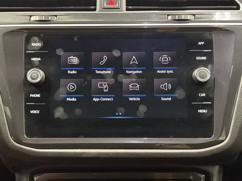 Used 2023 Volkswagen Tiguan SE R-Line image 13