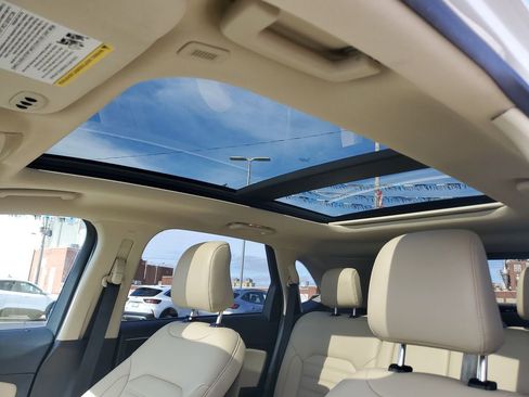 Certified 2023 Ford Edge SEL w/ Convenience Package image 15