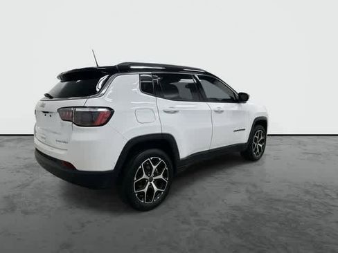 Used 2025 Jeep Compass Limited image 4