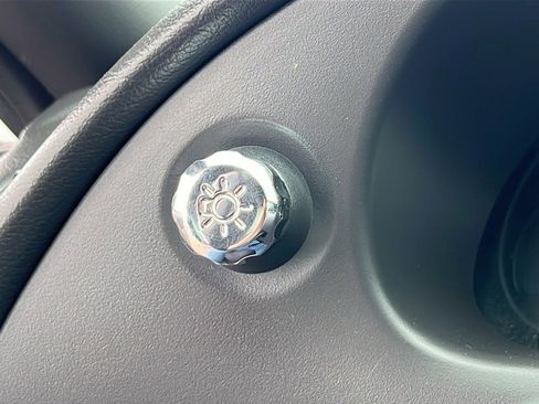 Used 2004 Ford Mustang Coupe image 15