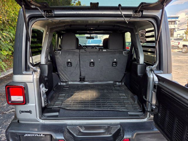 Used 2021 Jeep Wrangler Unlimited Sahara w/ Cold Weather Group AWD/4WD image 36