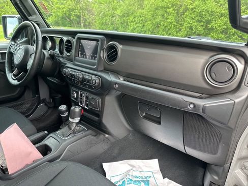 Used 2022 Jeep Gladiator Mojave AWD/4WD image 19