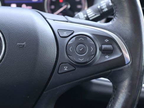 Used 2020 Buick Enclave Premium w/ Sun and Sites Package FWD image 31