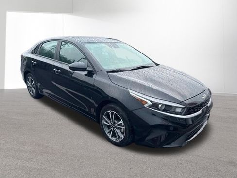Certified 2023 Kia Forte LXS FWD image 4