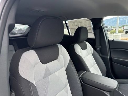 New 2026 Chevrolet Trax LS w/ LS Convenience Package FWD image 31