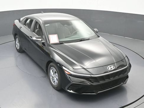 Used 2024 Hyundai Elantra SE FWD image 49