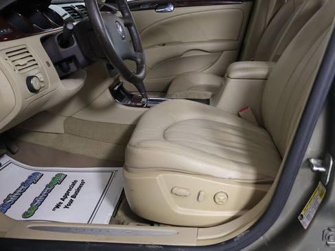 Used 2010 Buick Lucerne CXL image 13