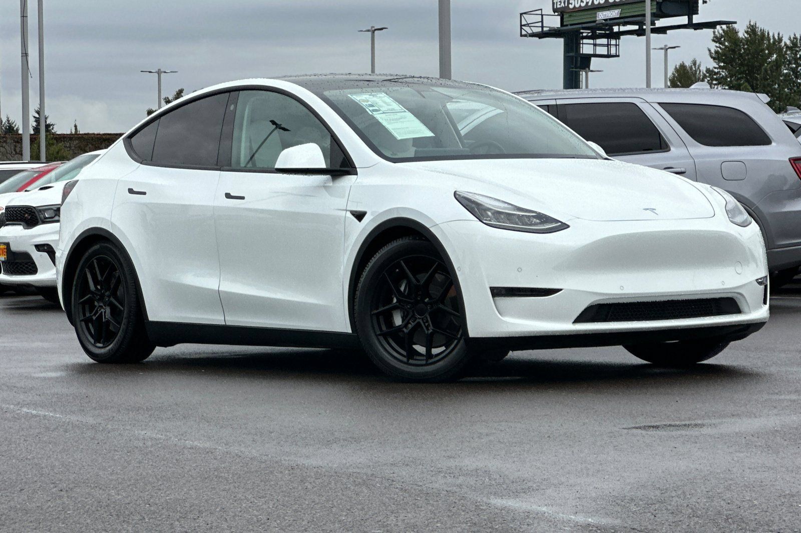 Used 2021 Tesla Model Y Long Range AWD/4WD image 2
