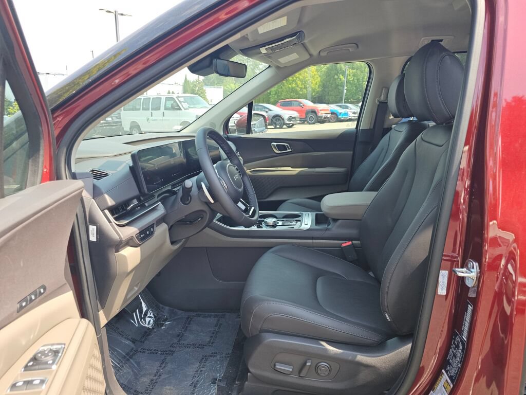 New 2026 Kia Carnival EX FWD image 21