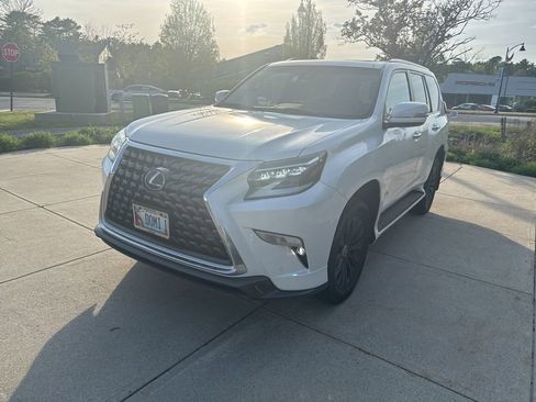 Used 2022 Lexus GX 460 Premium w/ Accessory Package AWD/4WD image 19