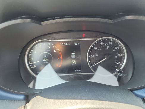 New 2025 Nissan Versa SV w/ Trunk Package image 19