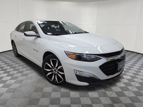 Used 2023 Chevrolet Malibu RS w/ LPO, Floor Liner Package FWD image 3