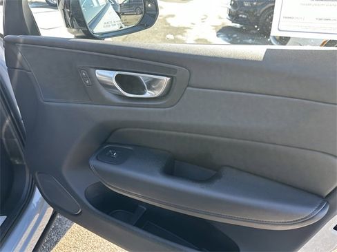 Used 2024 Volvo XC60 B5 Plus image 35